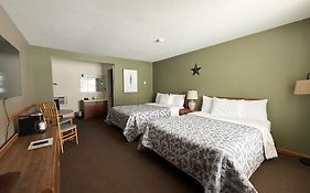 The Trail Inn - Newberry, Mi - Formerly Knollwood Inn - 13467 M-28